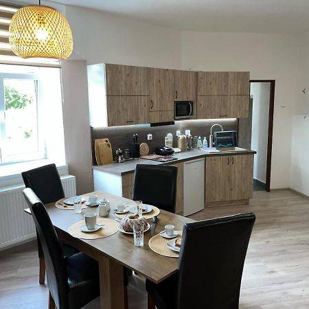 Apartmany Nezarka A Privatni Wellness Jindrichuv Hradec Bagian luar foto