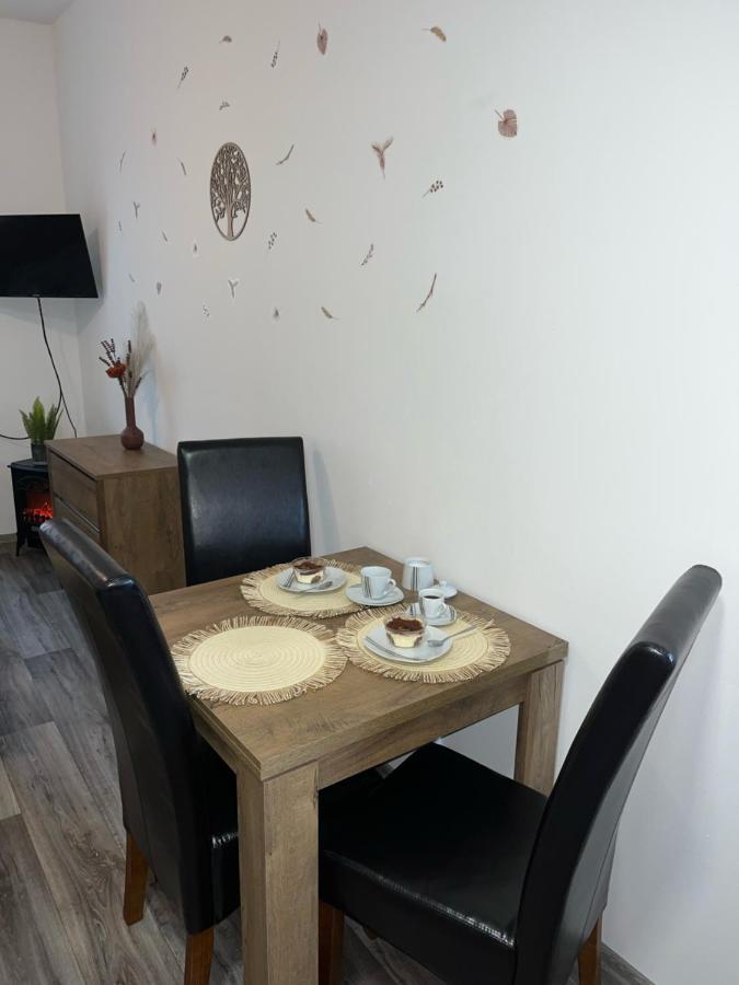 Apartmany Nezarka A Privatni Wellness Jindrichuv Hradec Bagian luar foto