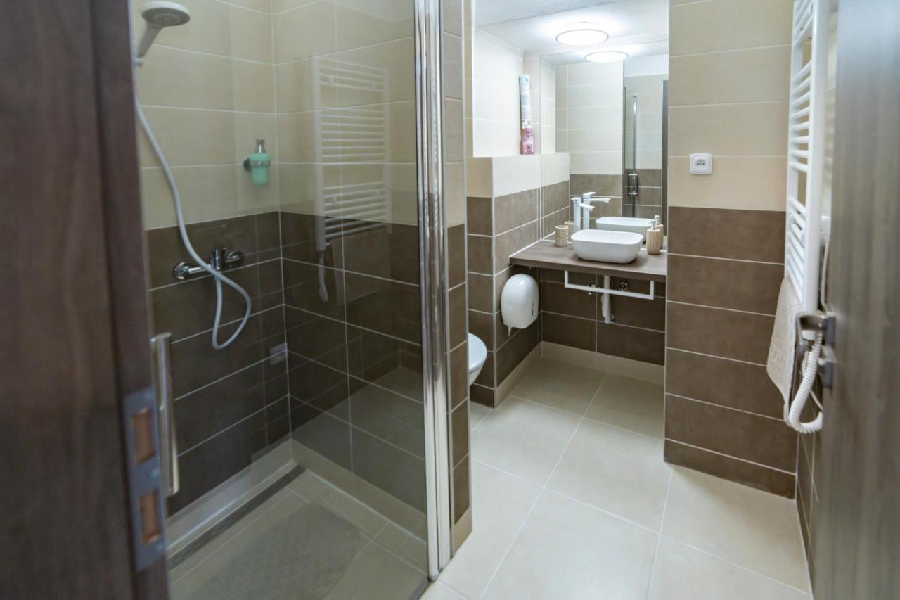 Apartmany Nezarka A Privatni Wellness Jindrichuv Hradec Bagian luar foto