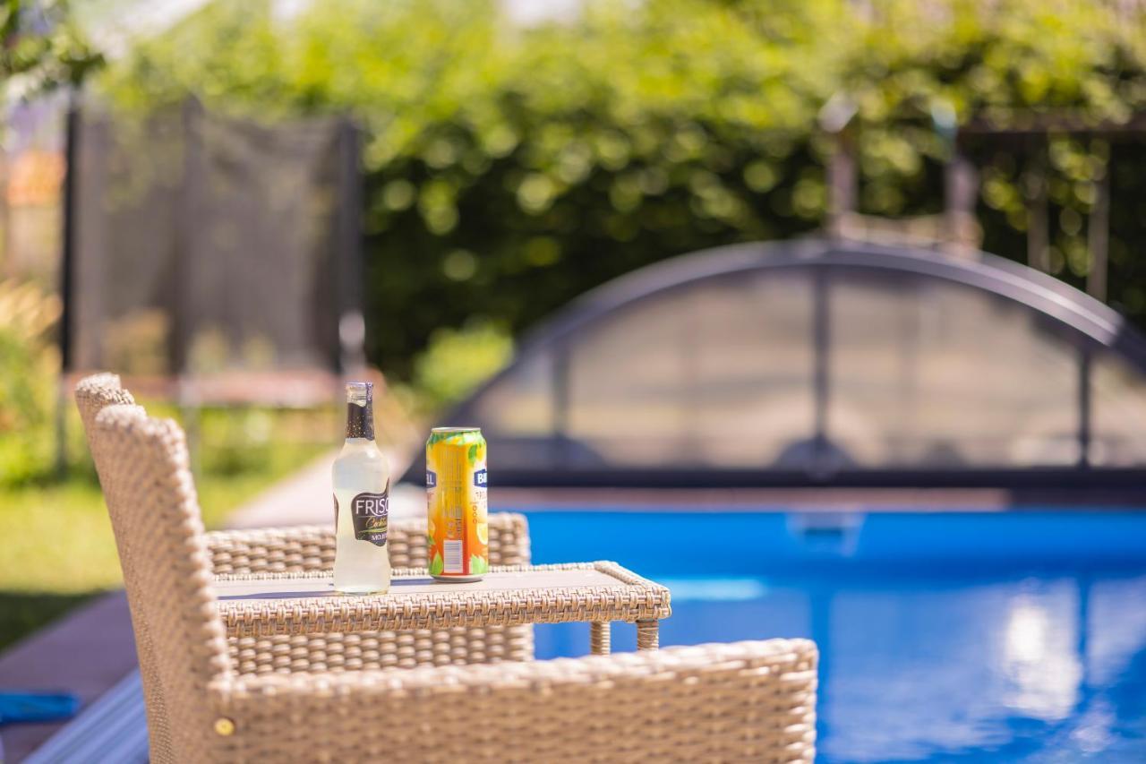 Apartmany Nezarka A Privatni Wellness Jindrichuv Hradec Bagian luar foto