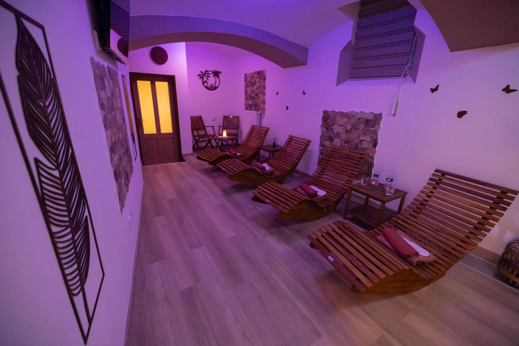 Apartmany Nezarka A Privatni Wellness Jindrichuv Hradec Bagian luar foto