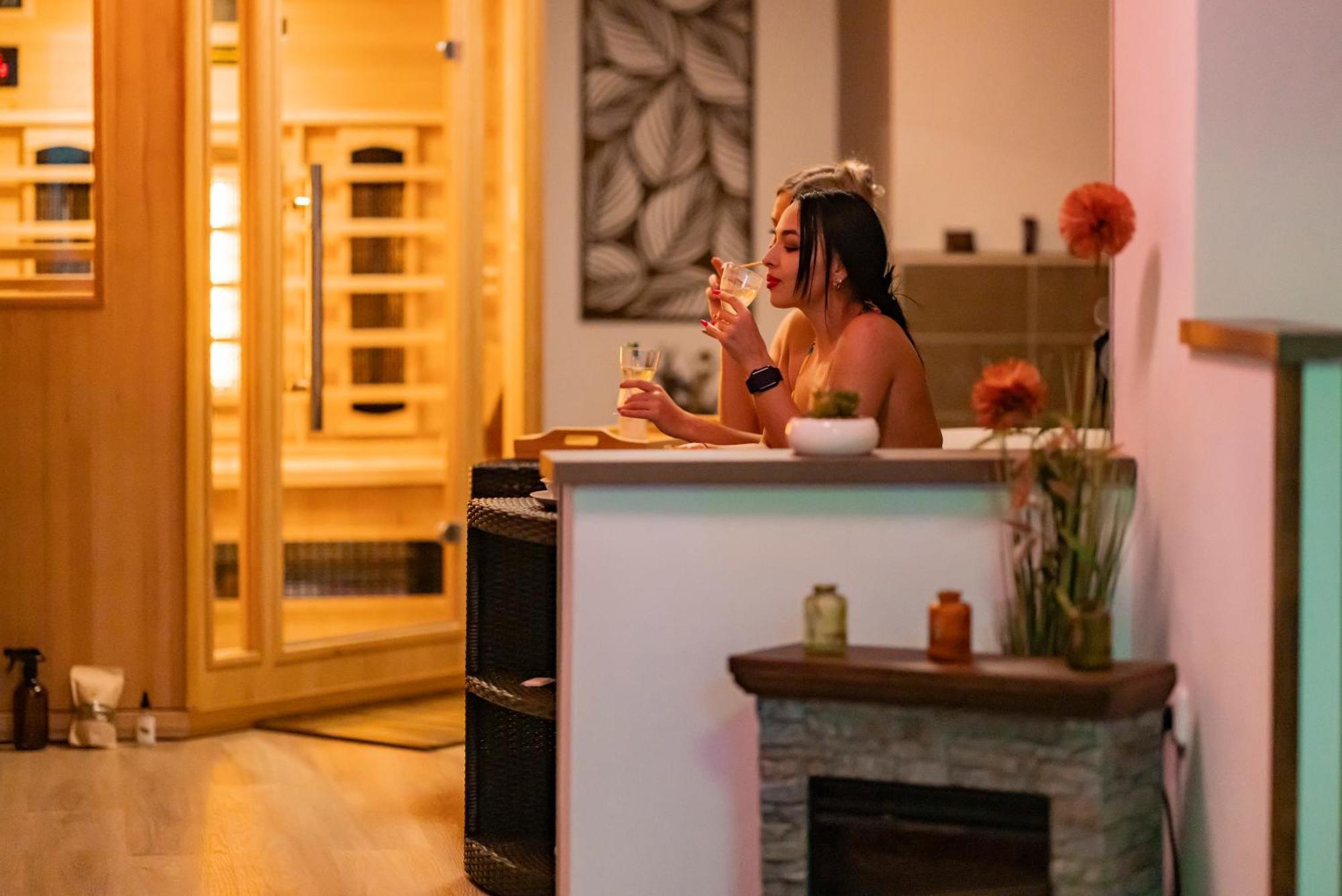 Apartmany Nezarka A Privatni Wellness Jindrichuv Hradec Bagian luar foto