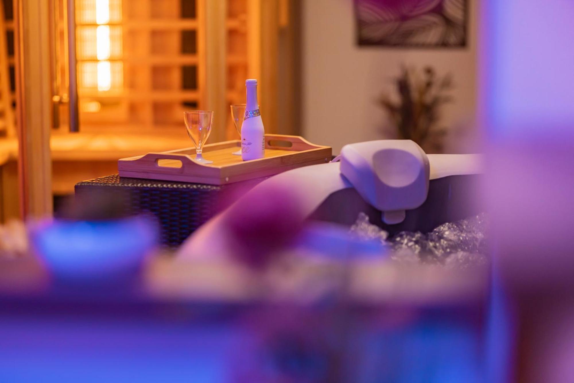 Apartmany Nezarka A Privatni Wellness Jindrichuv Hradec Bagian luar foto