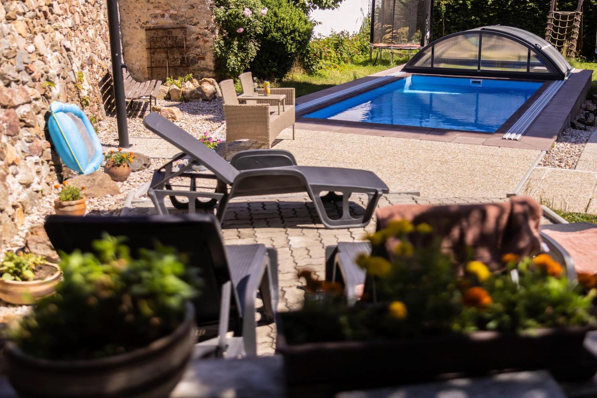 Apartmany Nezarka A Privatni Wellness Jindrichuv Hradec Bagian luar foto