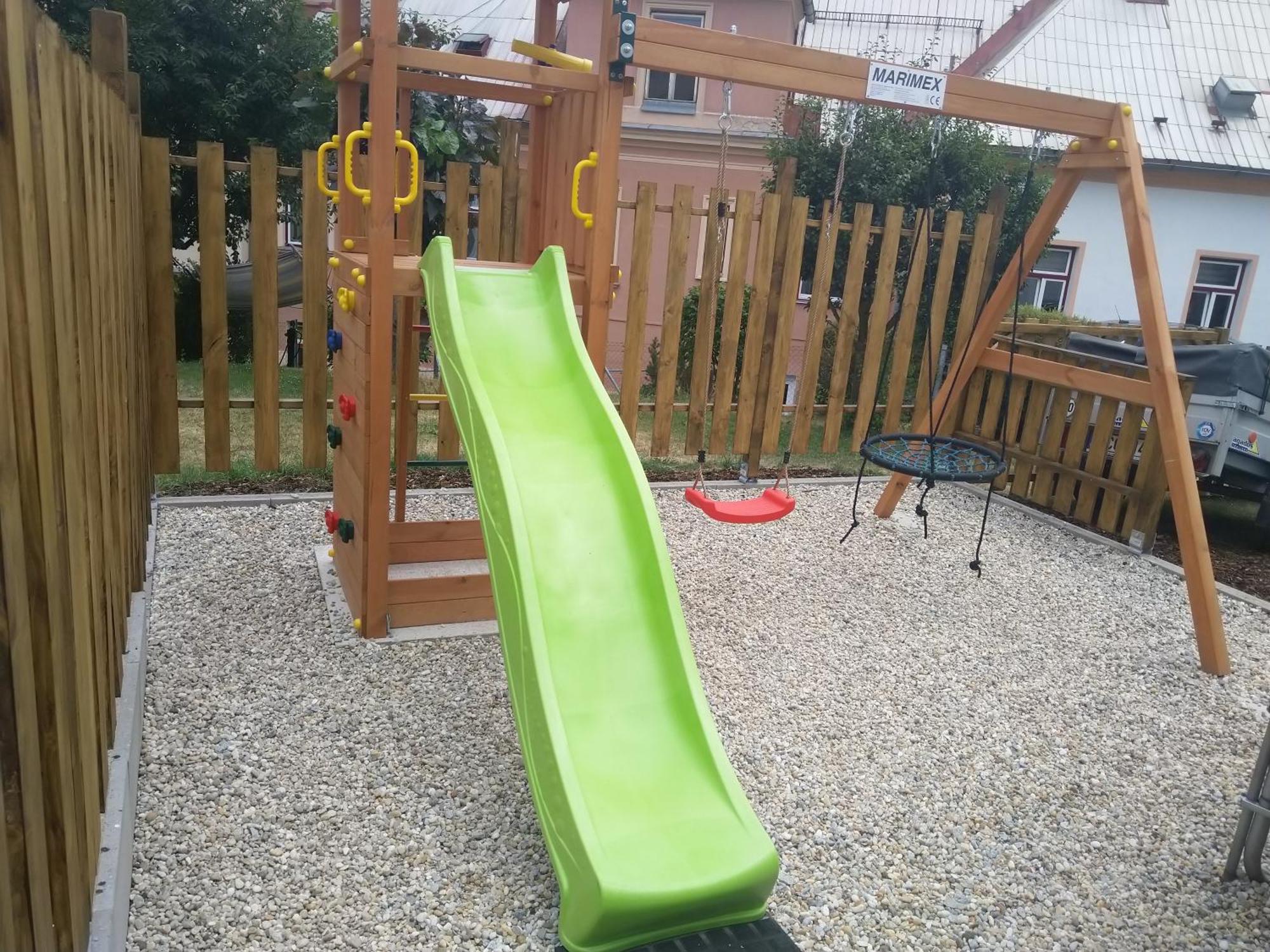 Apartmany Nezarka A Privatni Wellness Jindrichuv Hradec Bagian luar foto