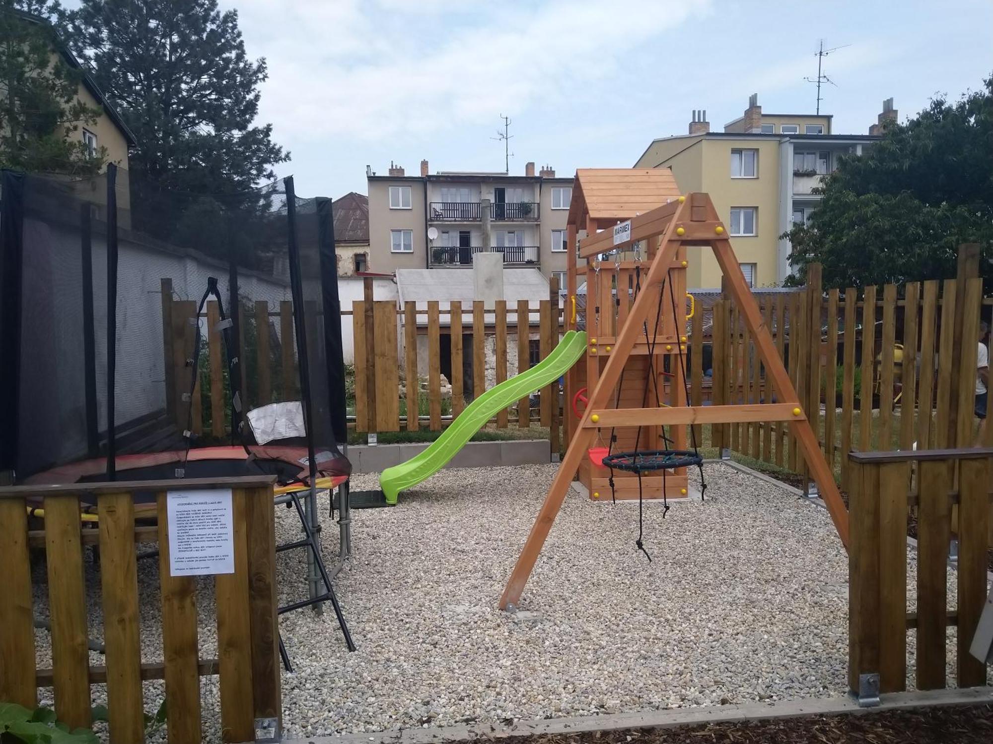 Apartmany Nezarka A Privatni Wellness Jindrichuv Hradec Bagian luar foto